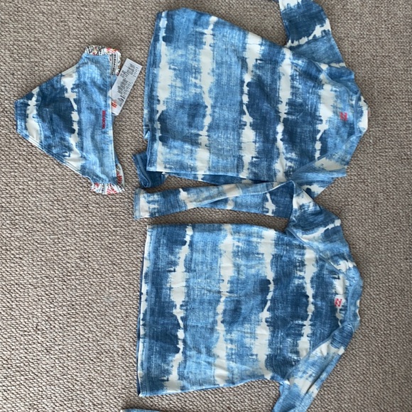 TWO Billabong rash guards and ONE matching bottom - Picture 2 of 2